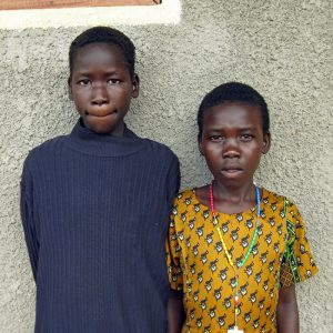 Peopleweaver - Sudanese girls asking to go to school